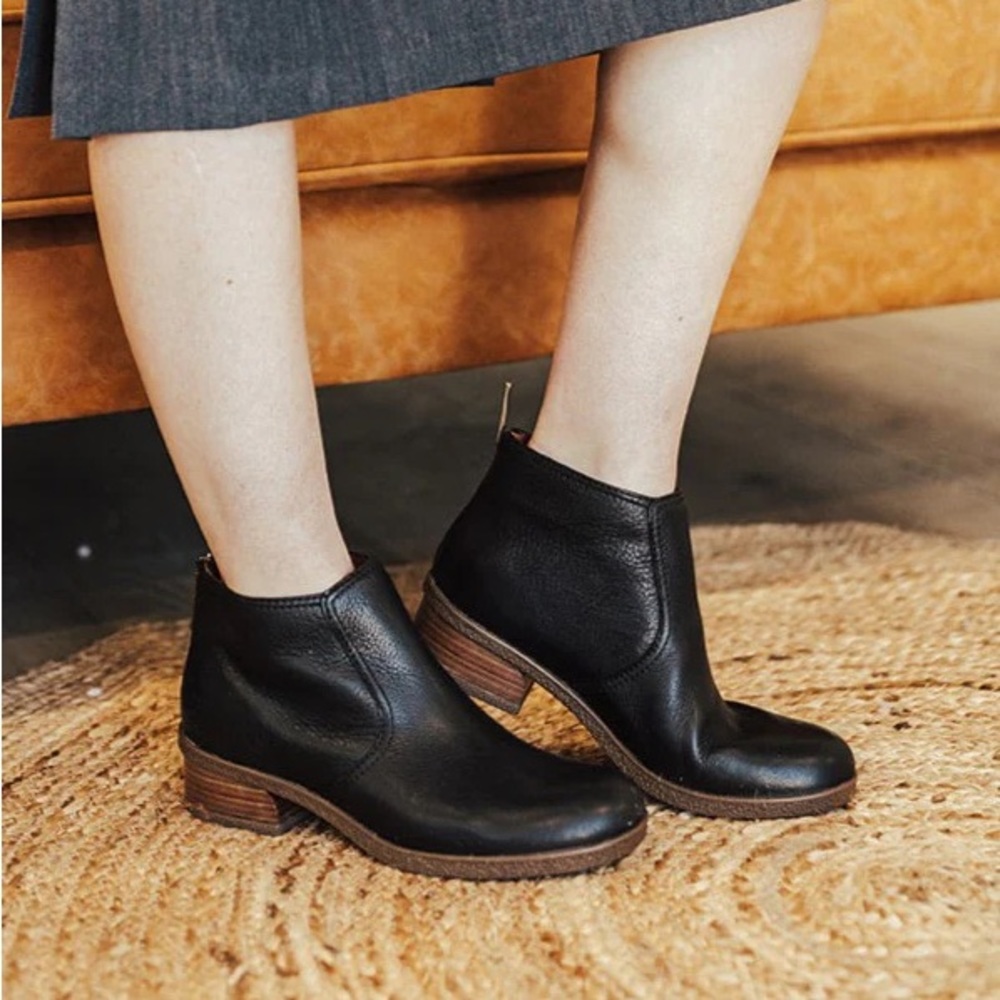 Black Dansko Becki Waterproof Boots